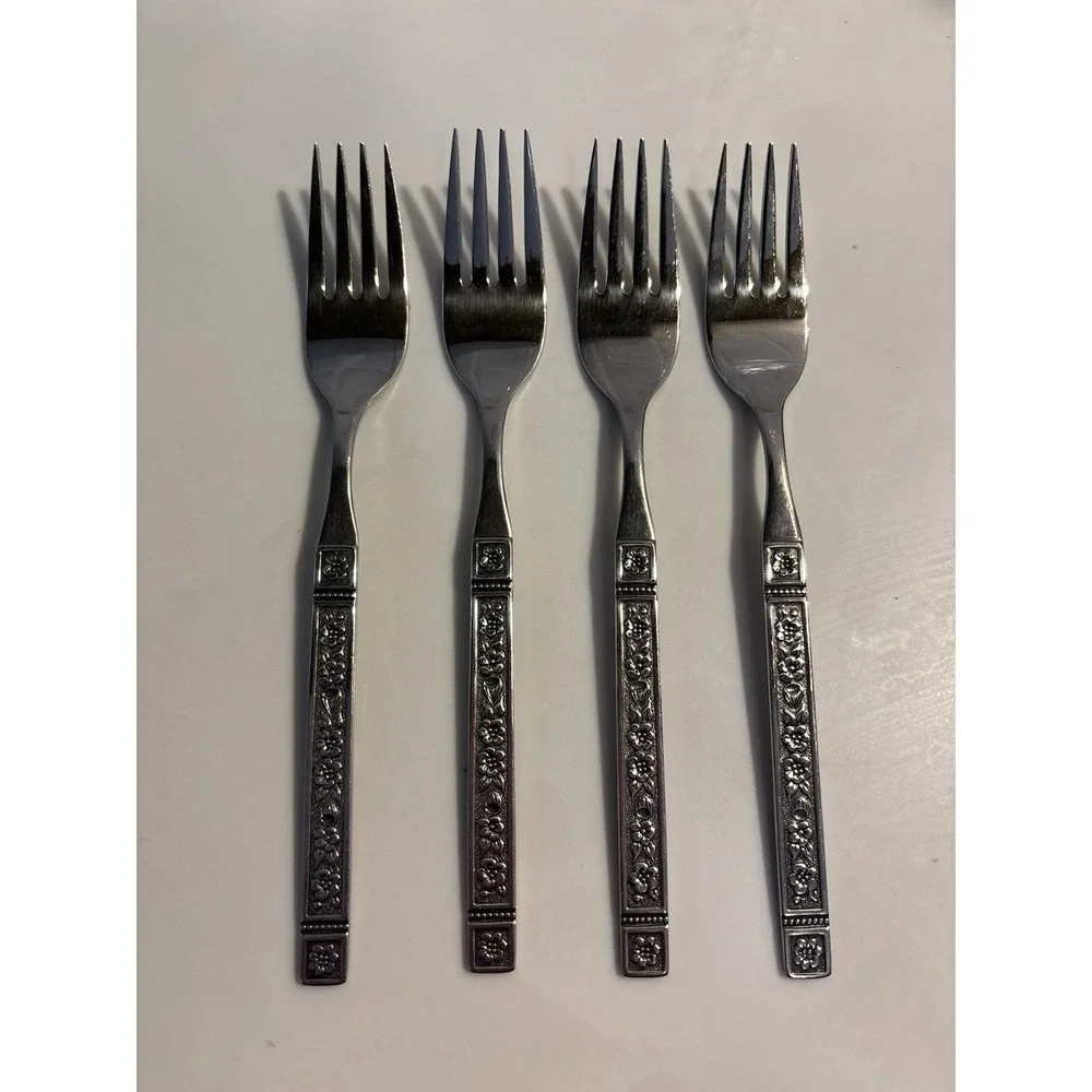4 Oneida Ltd / Wm A Rogers Deluxe Stainless Dinner Flatware Replacement Pieces